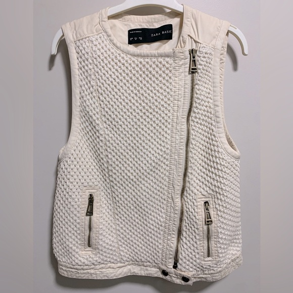 Zara Jackets & Blazers - ZARA Basic Cable Knit Vest